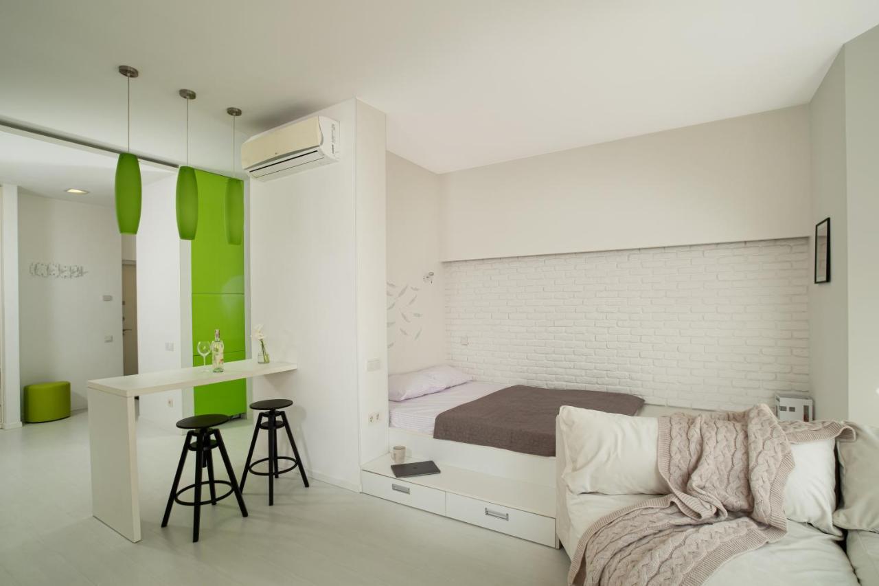 White Attic Apartment Odessa Exterior photo